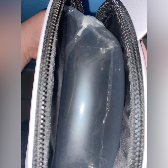 Hello Kitty Makeup Bag - Picture 8 of 9